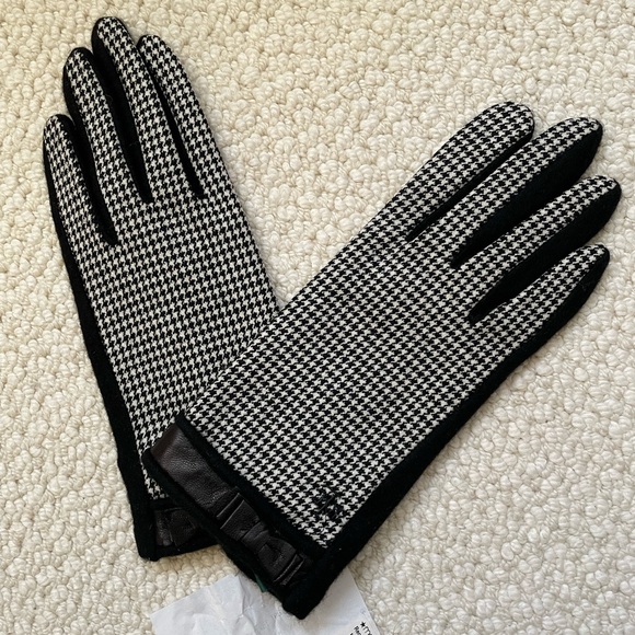 Ralph Lauren Accessories - 🖤🤍 Ralph Lauren Wool Blend Gloves | Cozy + Classic